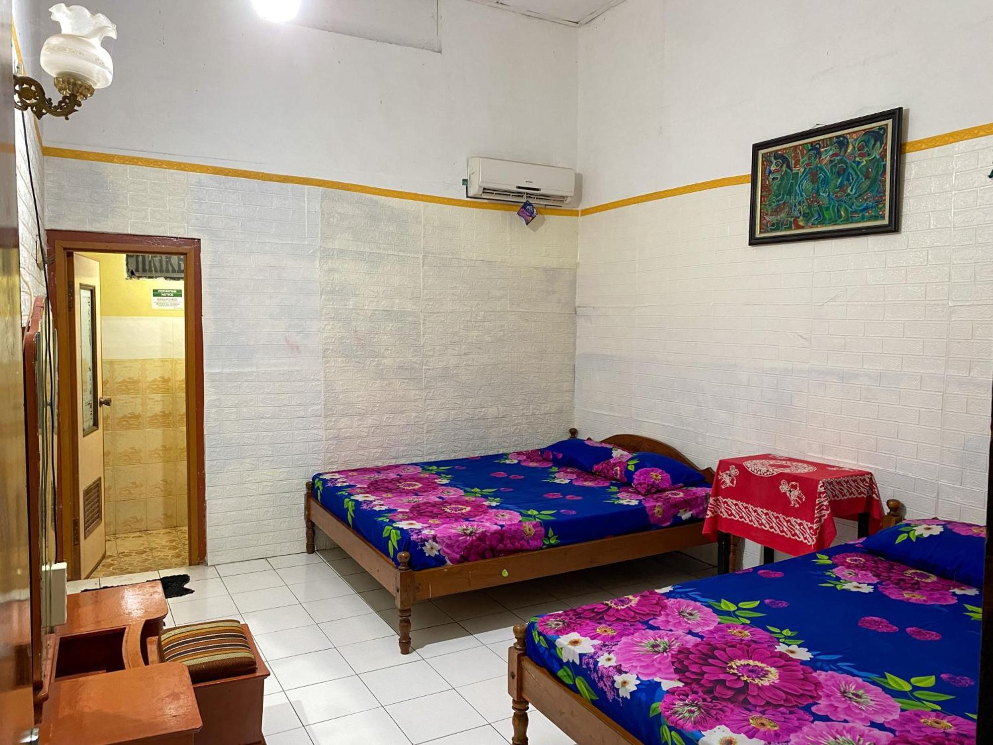 Parikesit Guest House Yogyakarta Extérieur photo