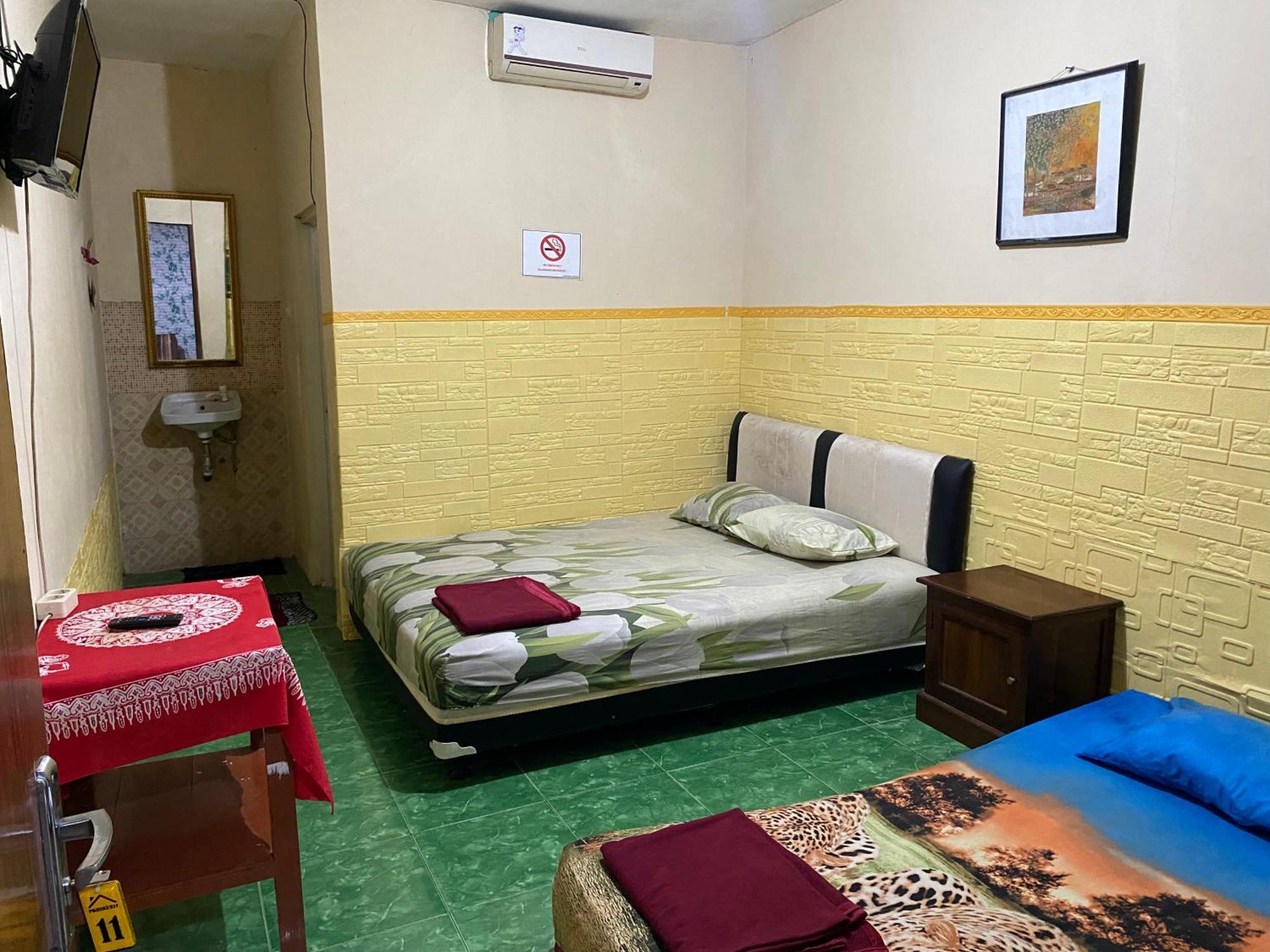 Parikesit Guest House Yogyakarta Extérieur photo