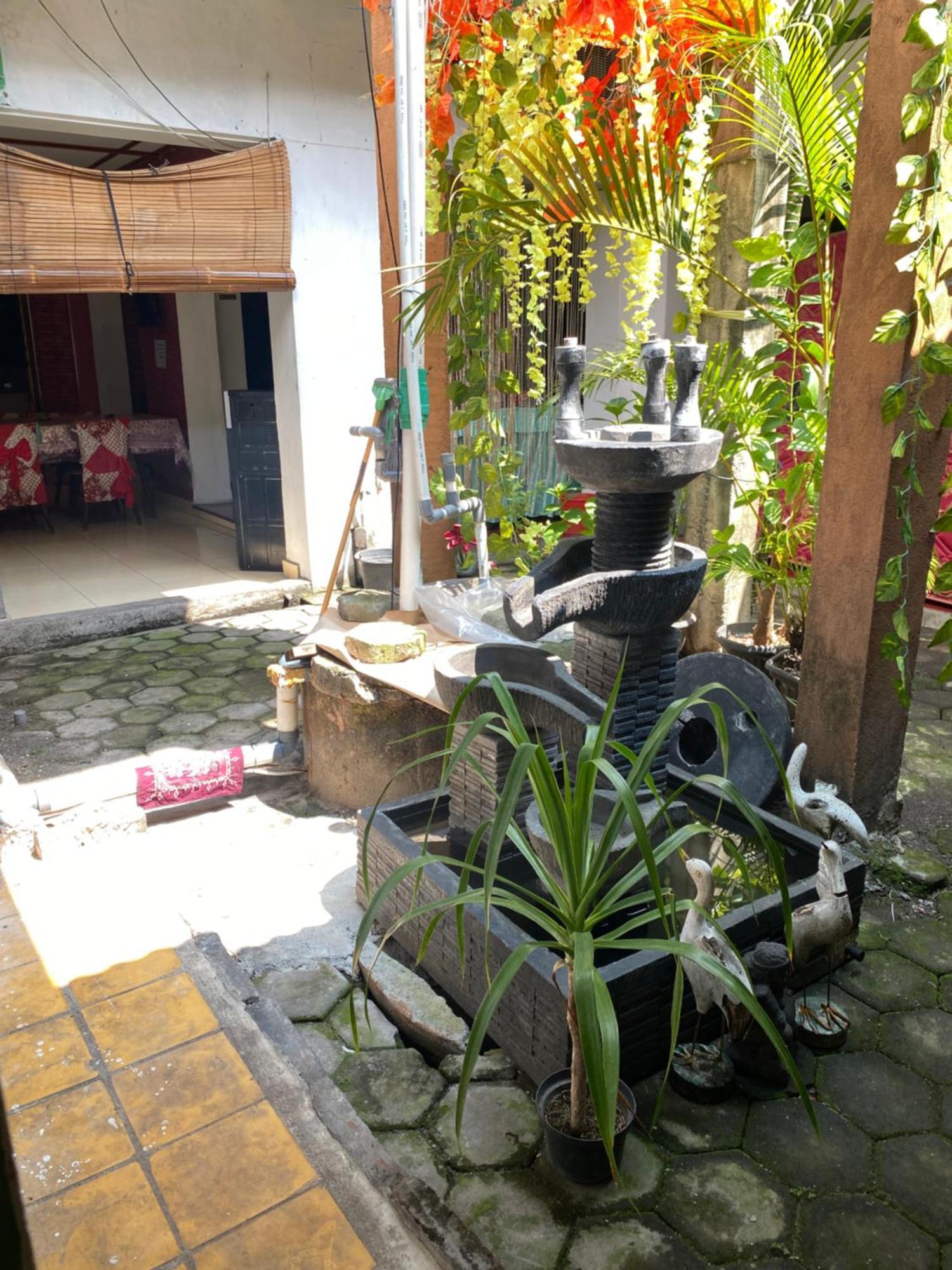Parikesit Guest House Yogyakarta Extérieur photo