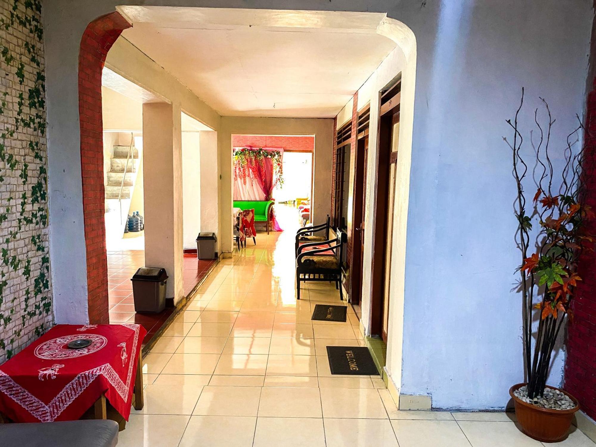 Parikesit Guest House Yogyakarta Extérieur photo
