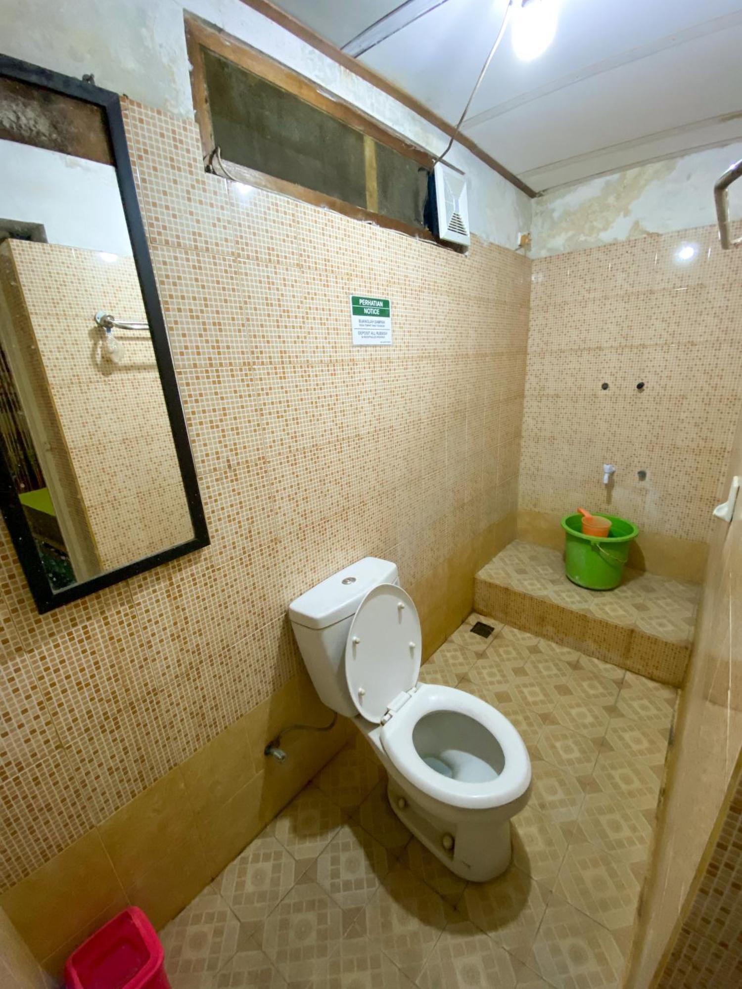 Parikesit Guest House Yogyakarta Extérieur photo