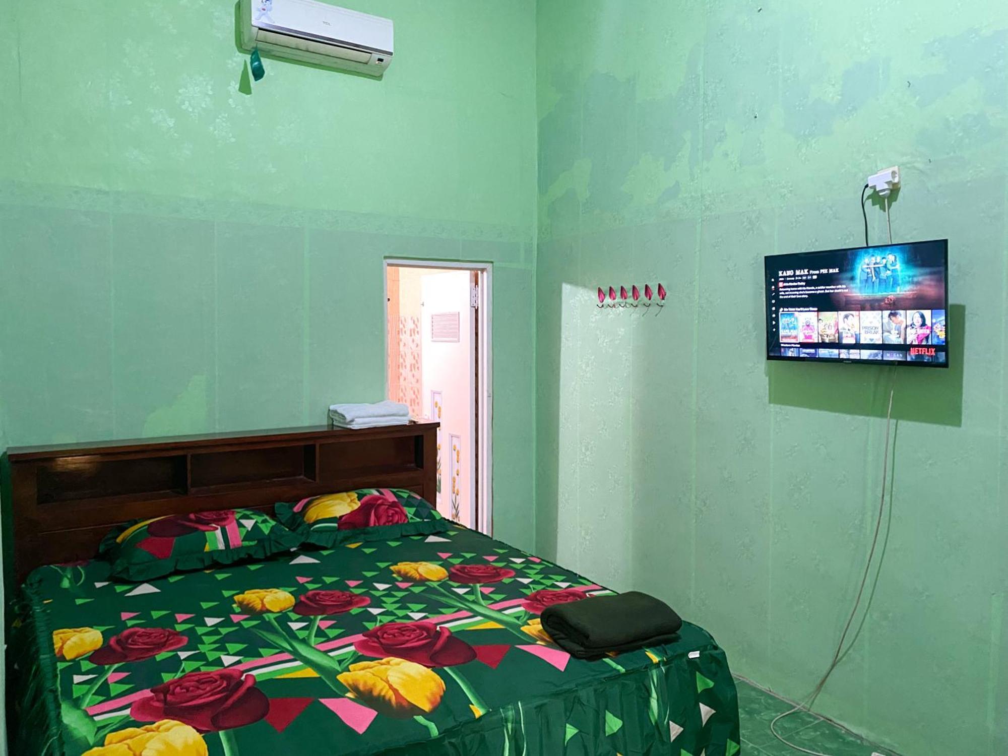 Parikesit Guest House Yogyakarta Extérieur photo