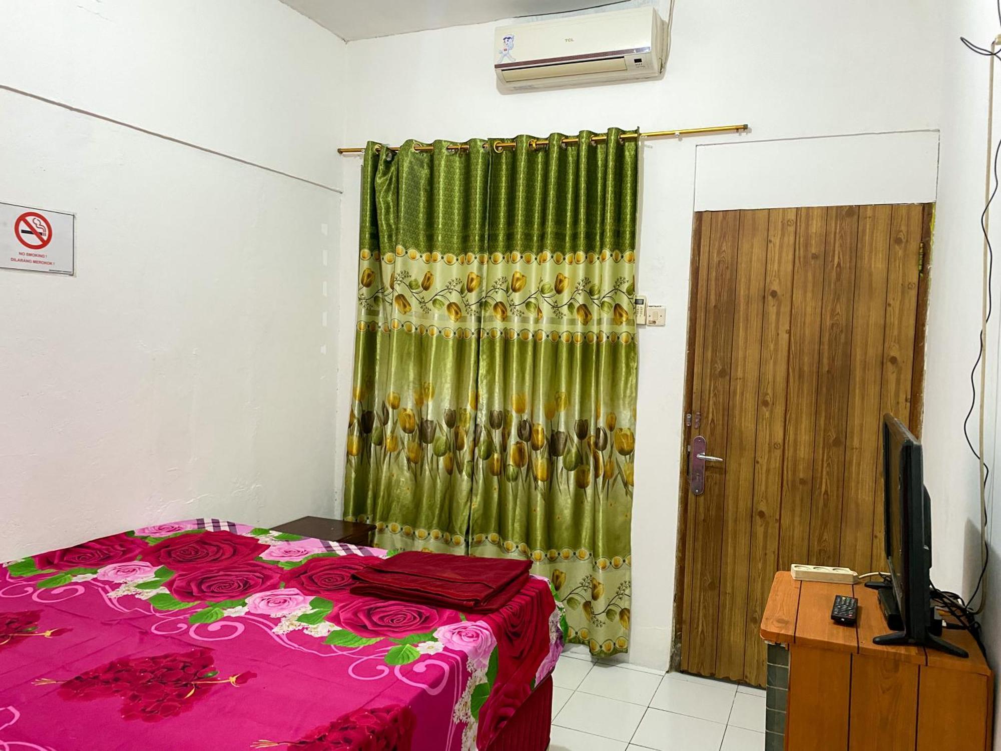 Parikesit Guest House Yogyakarta Extérieur photo